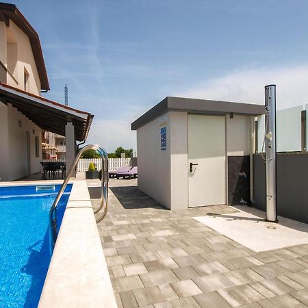 Wohnung Mit Grill, Pool Und Terrasse Štinjan Εξωτερικό φωτογραφία