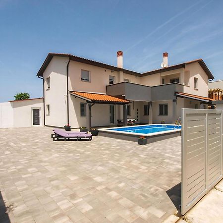 Wohnung Mit Grill, Pool Und Terrasse Štinjan Εξωτερικό φωτογραφία