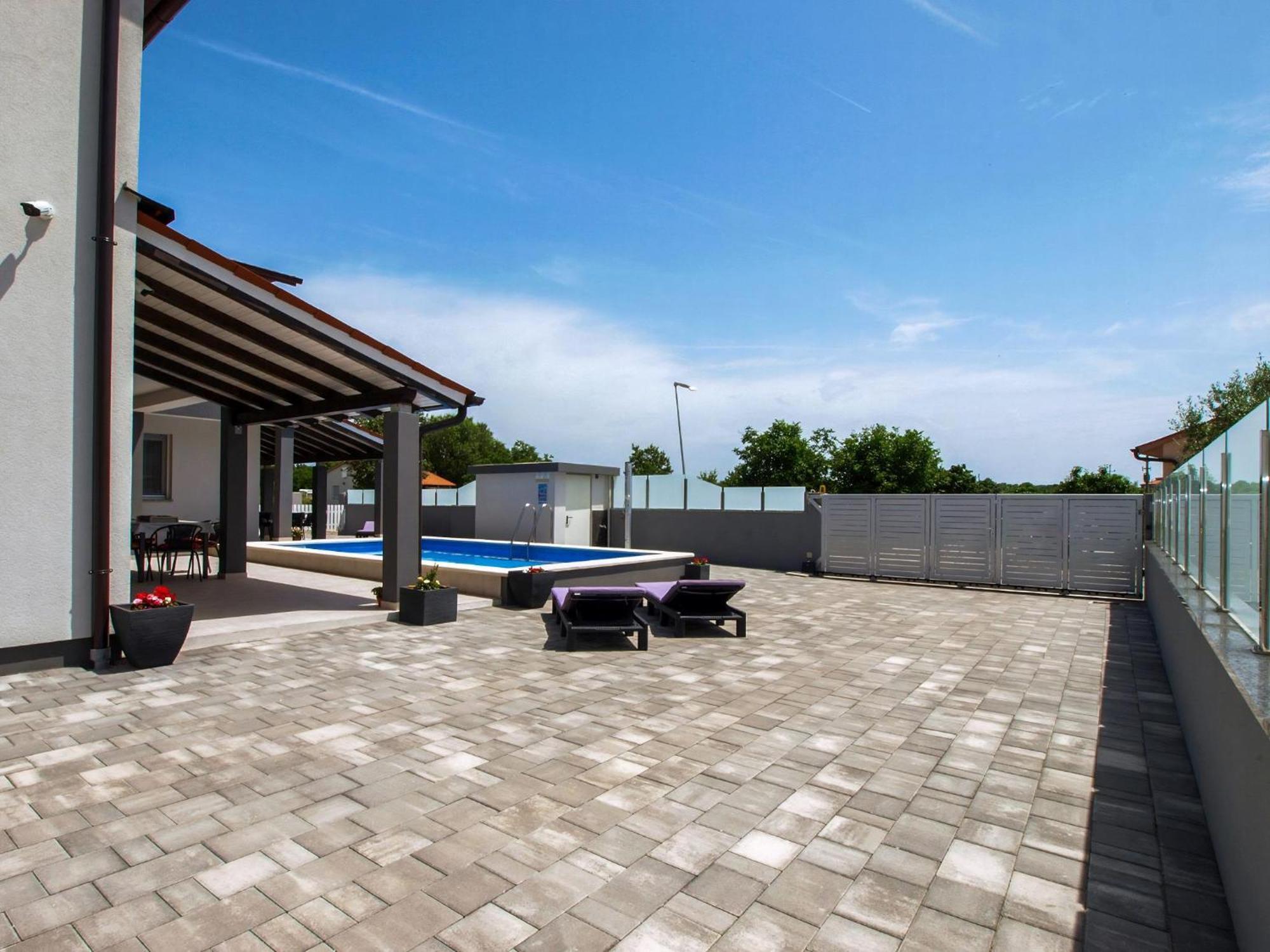 Wohnung Mit Grill, Pool Und Terrasse Štinjan Εξωτερικό φωτογραφία